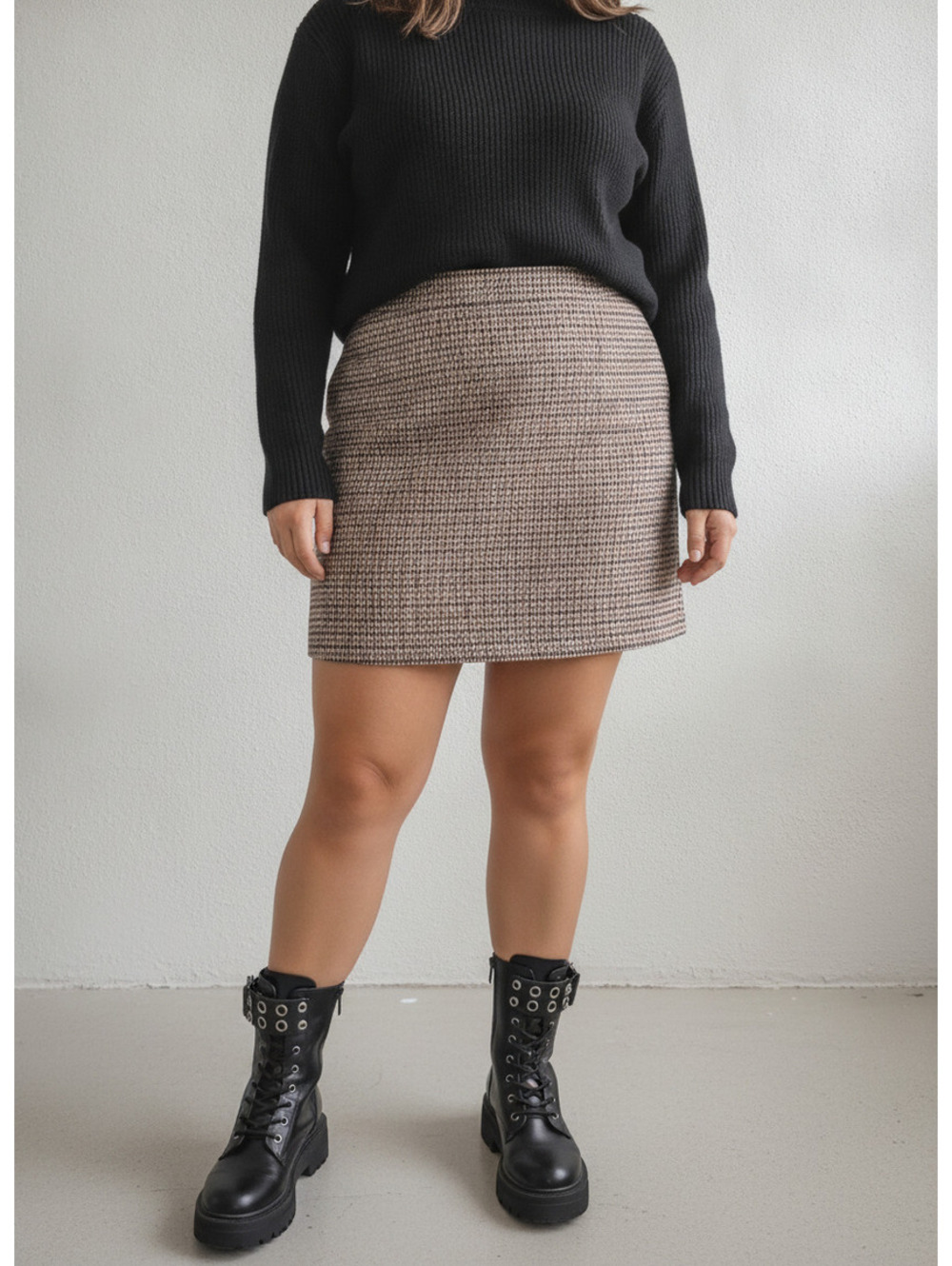 Brown and Pink Houndstooth Mini Skirt. Plus Size 2x.